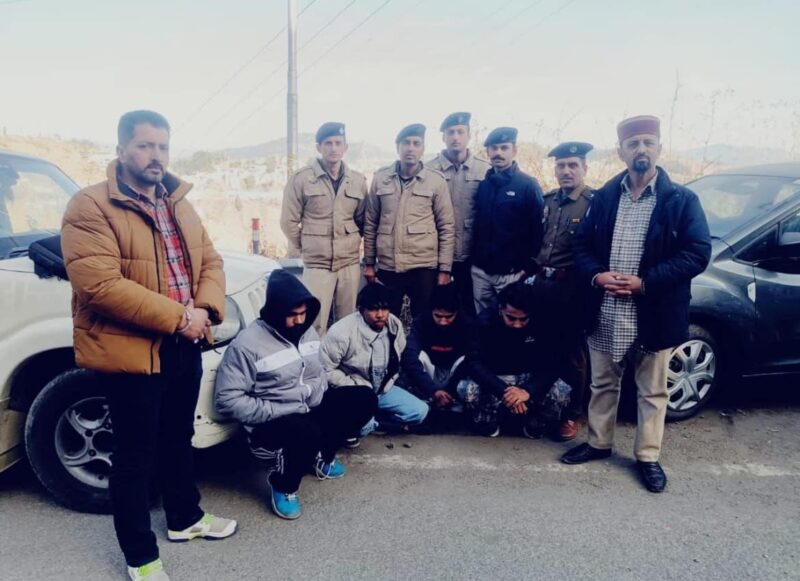 ठियोग पुलिस ने नंगल देवी में 41 ग्राम चिट्टा के साथ पकड़े चार युवक