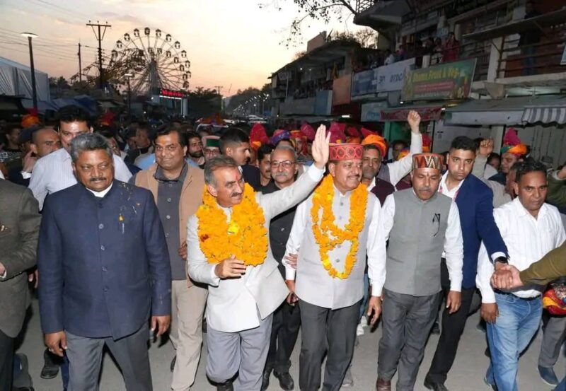 सुजानपुर होली मेला हर्षोल्लास के साथ शुरू, मुख्यमंत्री ने शोभायात्रा में लिया भाग