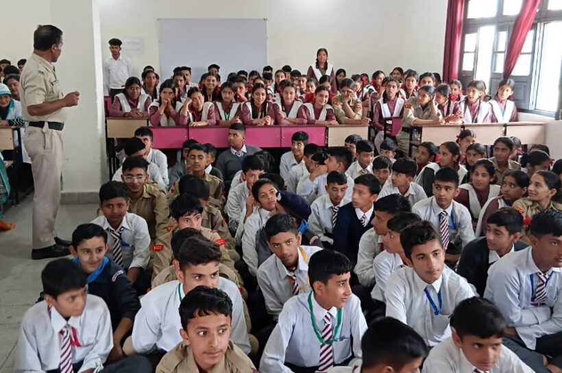 डलहौज़ी में भूस्खलन आपदा प्रबंधन मॉक ड्रिल: छात्रों और नागरिकों को दी गई त्वरित प्रतिक्रिया की प्रशिक्षण जानकारी