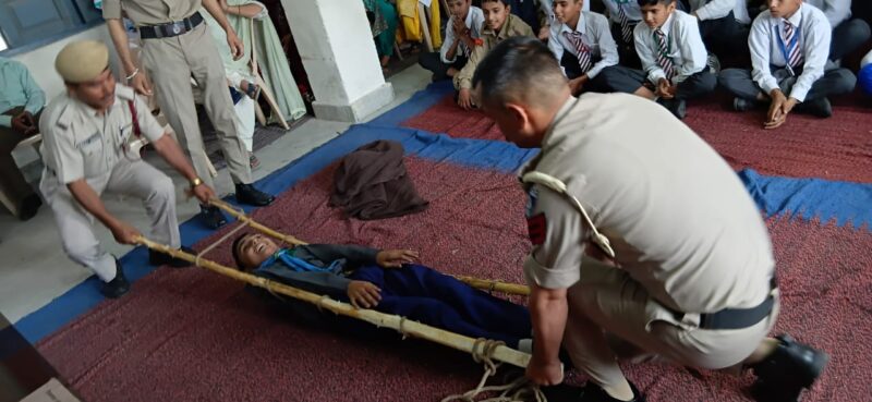 डलहौज़ी में भूस्खलन आपदा प्रबंधन मॉक ड्रिल: छात्रों और नागरिकों को दी गई त्वरित प्रतिक्रिया की प्रशिक्षण जानकारी