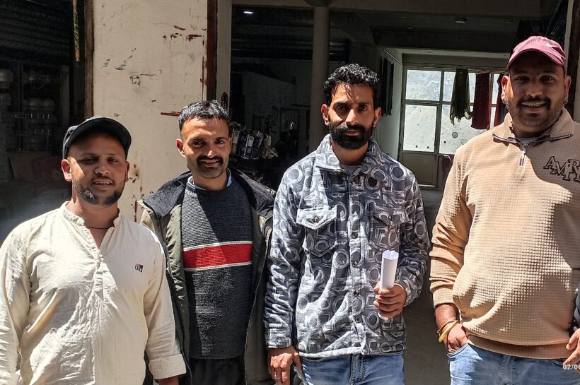 मणिमहेश यात्रा: चौरासी मंदिर परिसर में अस्थायी दुकानों पर रोक लगाने की मांग, अनिल कुमार व युवाओं ने सौंपा ज्ञापन