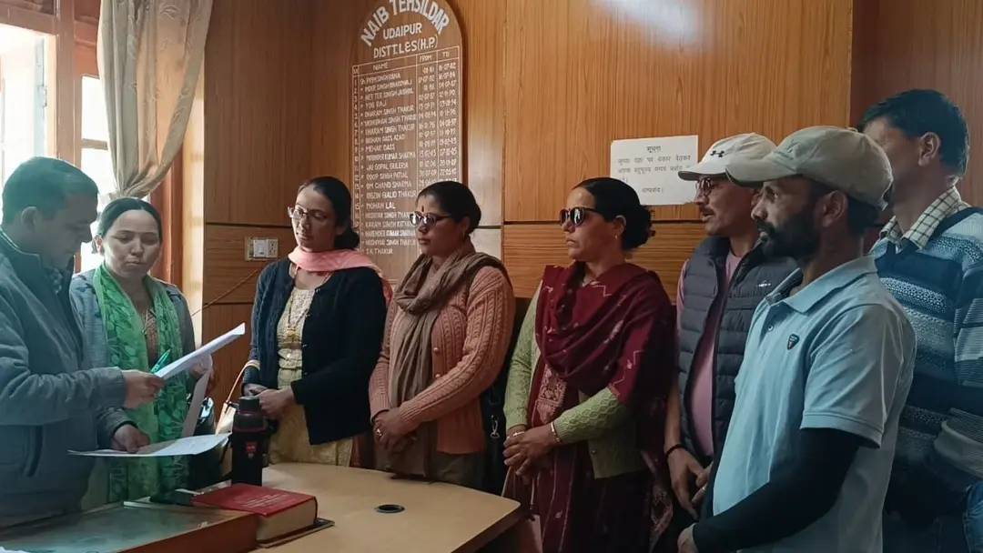 उदयपुर खंड की पंचायतों ने मुख्यमंत्री को सौंपा ज्ञापन, फंड वापसी के निर्णय पर जताई आपत्ति