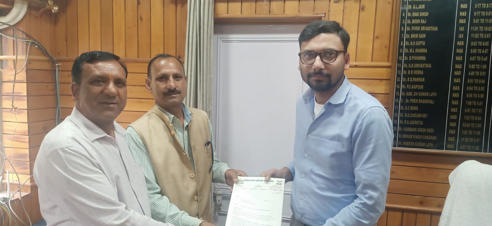 जनवरी में पंचायत चुनाव जनजातीय क्षेत्र भरमौर के लिए अनुपयुक्त: आदिवासी कांग्रेस ने एसडीएम को सौंपा ज्ञापन, वरिष्ठ नेताओं ने रखे स्पष्ट तर्क