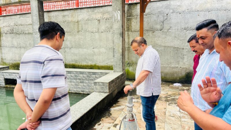 जलशक्ति विभाग के कर्मचारियों के माध्यम से तालाब के सैंपल एकत्र कर जांच के लिए भिजवाए थे और तालाब की सफाई भी करवाई थी