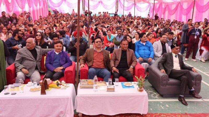 मदर टेरेसा ग्लोबल कान्वेंट स्कूल नगरोटा बगवां में वार्षिक समारोह, बच्चों का सर्वांगीण विकास कर रहा संस्थान : आर.एस. बाली