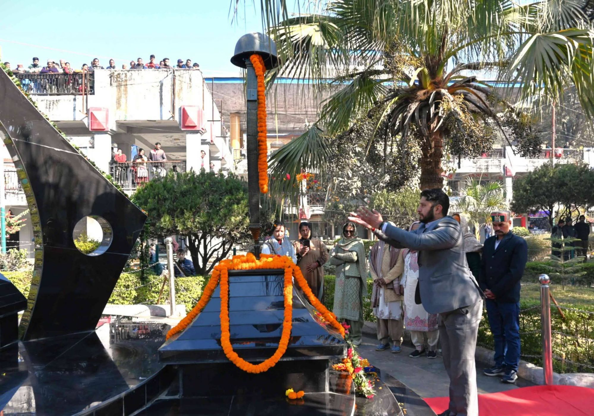 मंडी में शहीद स्मारक पर 54वां विजय दिवस समारोह आयोजित, 1971 युद्ध के शहीदों को दी गई श्रद्धांजलि