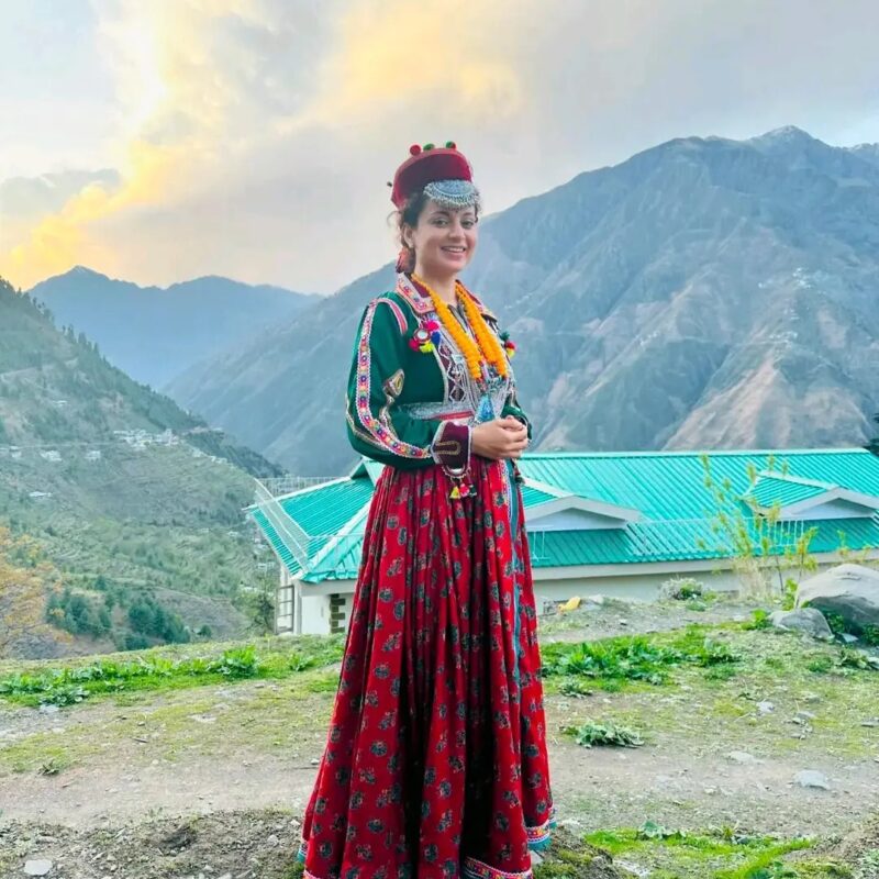कंगना रनौत ने अपने कई इंटरव्यू में चंबा की गद्दी संस्कृति और पहनावे की खुलकर सराहना की